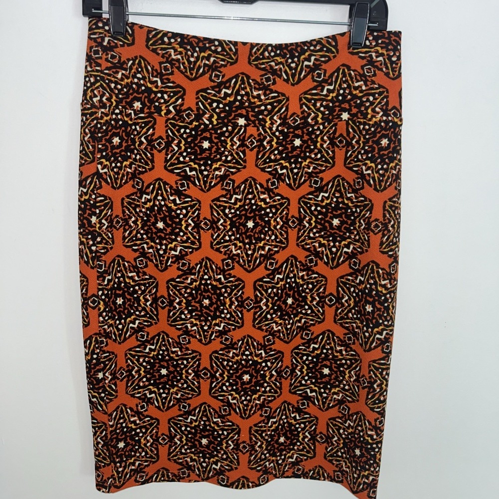 LuLaRoe‎ Cassie Skirt Medium Orange Geometric Knee Length Unlined Pull On